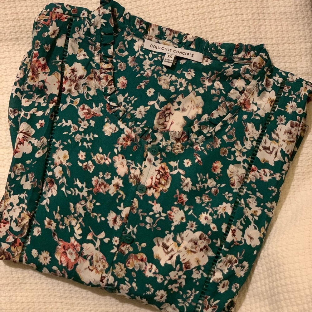 Flora green top